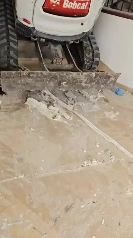 סרטון מעבודה של י.ד זהב — פרויקט שיפוץ ובניה 8 מתוך 22
